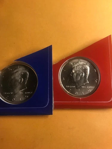 2010 P+D KENNEDY HALF UNCIRCULATED STILL IN MINT CELLO L@@K