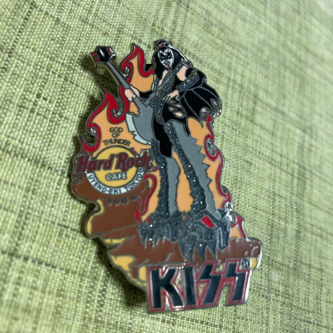 KISS Gene Simmons Pin Badge Hard Rock Cafe TOKYO UYENO-EKI Store