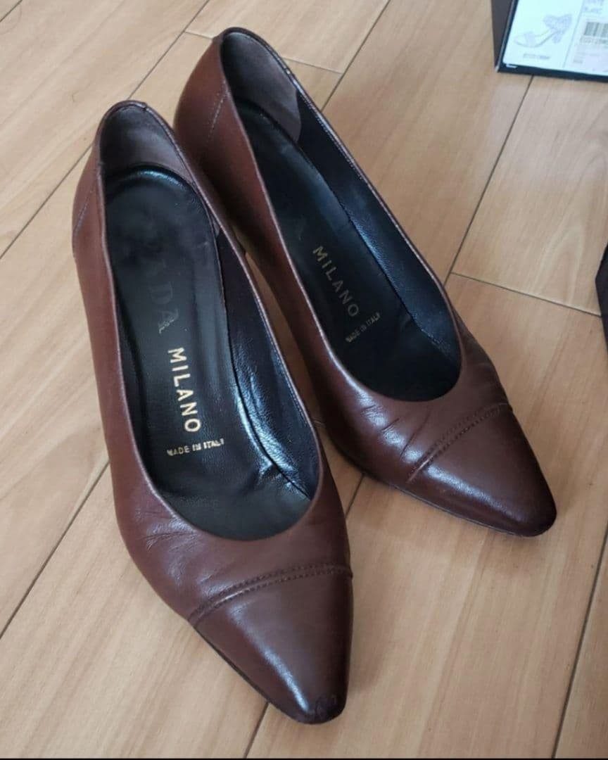 Rare Prada Women's Brown Leather Pumps 35.5 US 6.5 Elegant Heel Shoes