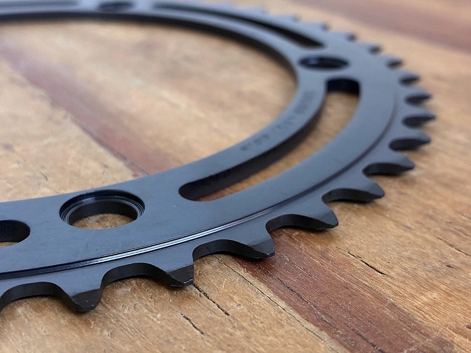 Plato Sugino Mighty Competition 45T 3/32" NOS - 144 BCD - Negro - Japón Foto 2 de 4