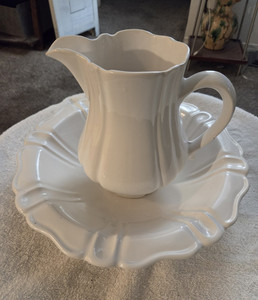 White Ceramic 2 Qt Pitcher w/ Handle, Glossy Solid, Calif USA, H17-2