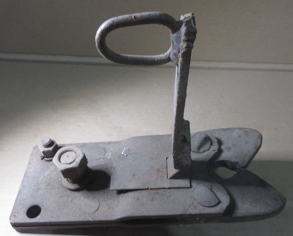 Vintage Tractor Wagon IHC MM JD Oliver Case AC Quick Release Hitch Picker Baler - Image 3 of 4