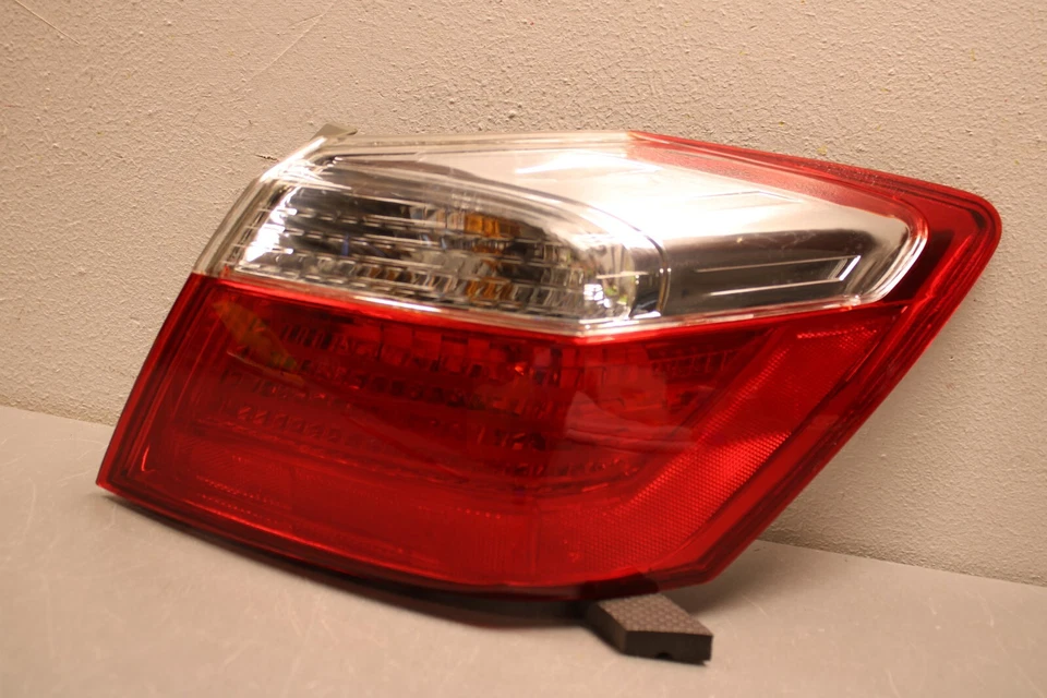 2013 2014 2015 HONDA ACCORD RIGHT SIDE TAIL LIGHT Foto 2 de 4