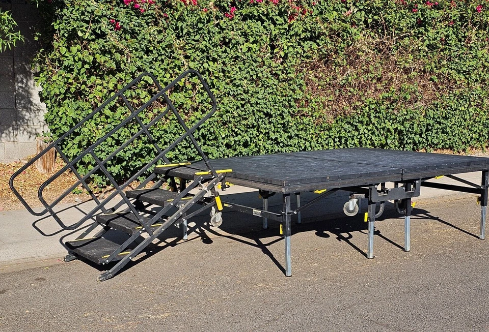 Портативные сценические платформы, деки 6 x 8 футов, тройная высота 18 дюймов/24 дюйма/30 дюймов высота 6 в наличии - Изображение 2 из 4