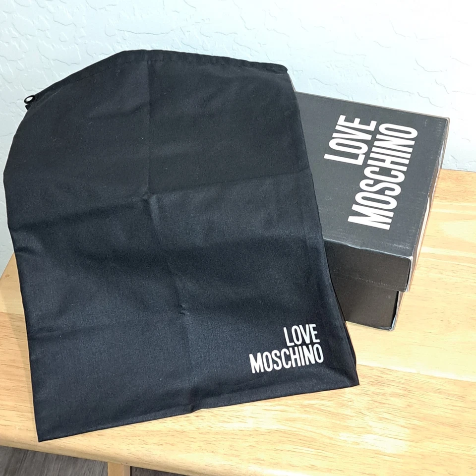 Caja de zapatos Love Moschino (vacía) y par de bolsas para el polvo Foto 2 de 4