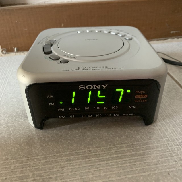 Sony Dream Machine Dual Alarm FM/AM Clock Radio ICFC317 for sale