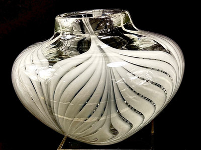 Rich Miller 1979 Pulled Feather Studio Art Glass Vase   Signed Hand Blown