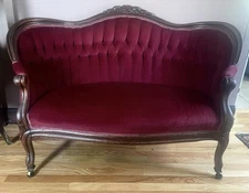Antique Victorian Carved Walnut Tufted Sofa - Setee, Late 19th Century