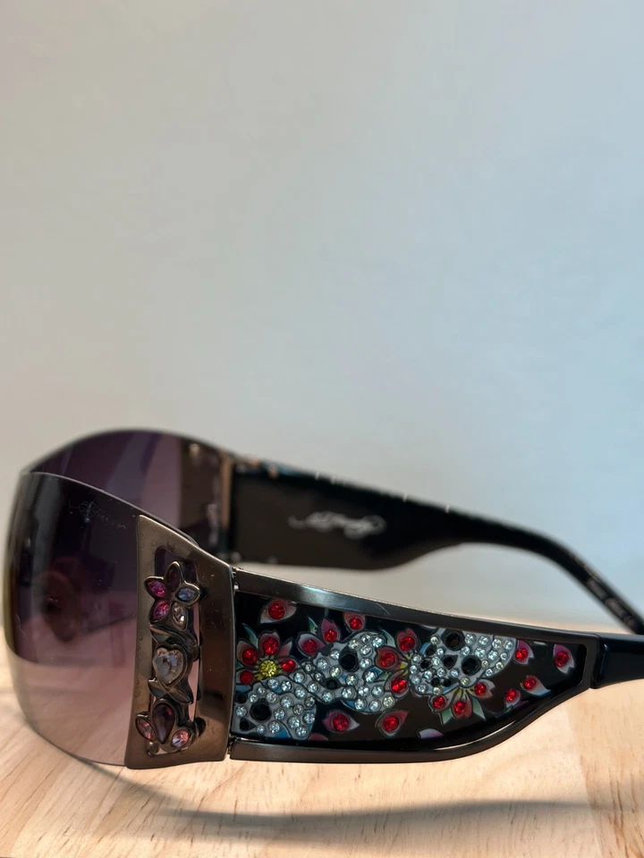 Ed Hardy солнцезащитные очки черный череп со стразами градиент линзы с чехлом - Изображение 3 из 4