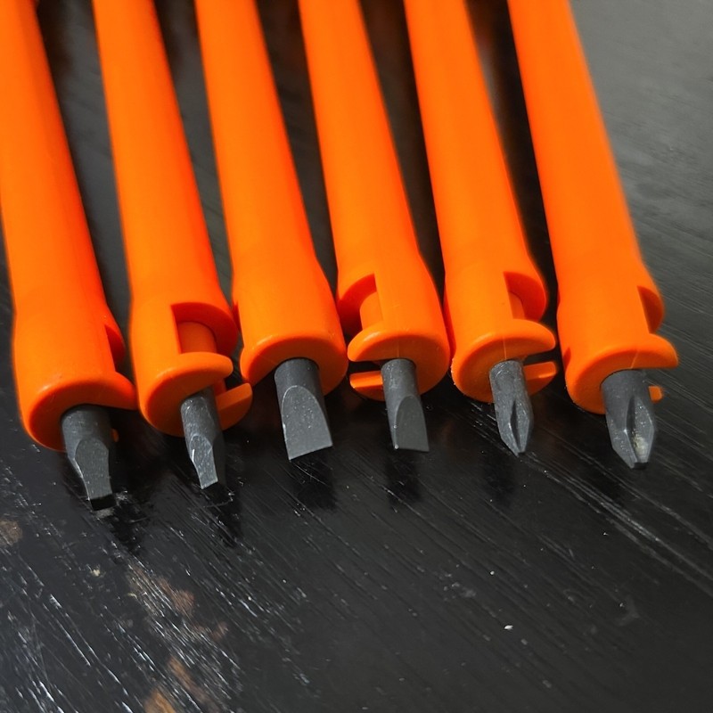 BRAND NEW 6pcs Klein Tools Insulation Screw Holding Screwdriver set 