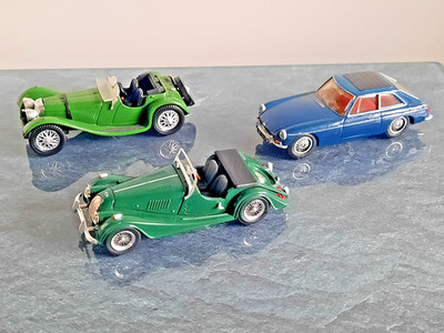 1:43-Konvolut Britische Sportwagen - MGB /Jaguar / Morgan - Corgi Solido- 2.Wahl
