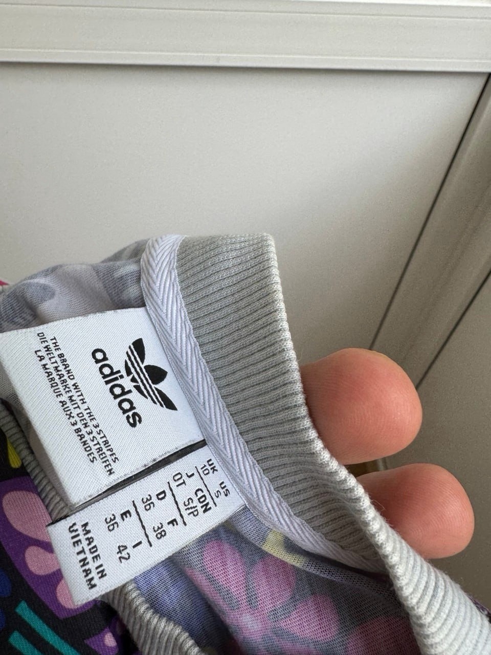 Women’s Adidas Limited Edition Multi-Coloured Top Size S 36 thumbnail 6