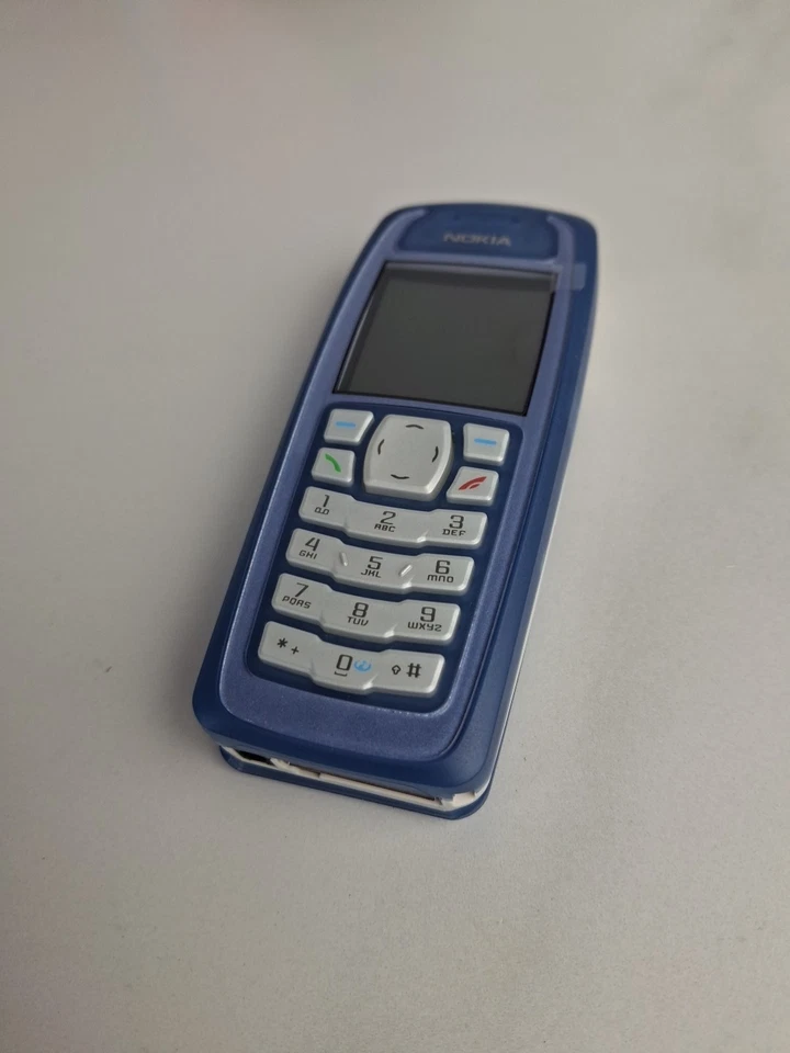 RARE Nokia 3100 Classic Blue Mobile Phone Blue With Charger Boxed New p899 - Image 2 of 4