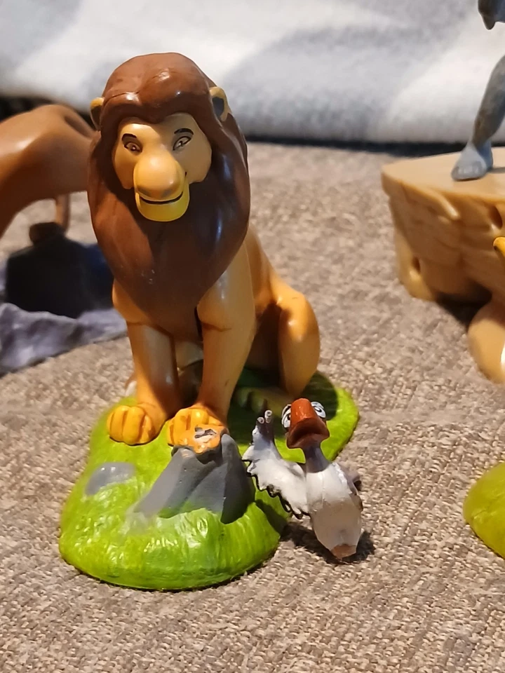 Lote de 9 figuras de PVC de juguete del Rey León de Disney Store adornos para pasteles Foto 3 de 4