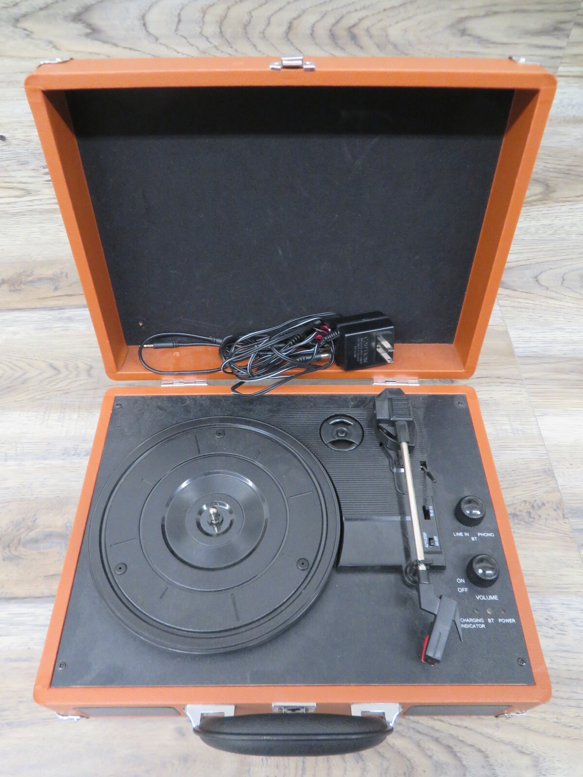 Pyle Vintage Record Player Case Model PVTTBT6 Orange