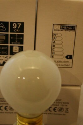 2x E27 eiko Globelampe Glühbirne  230V - 255V 60W OPAL   60mm (10122) KEIN LED!!