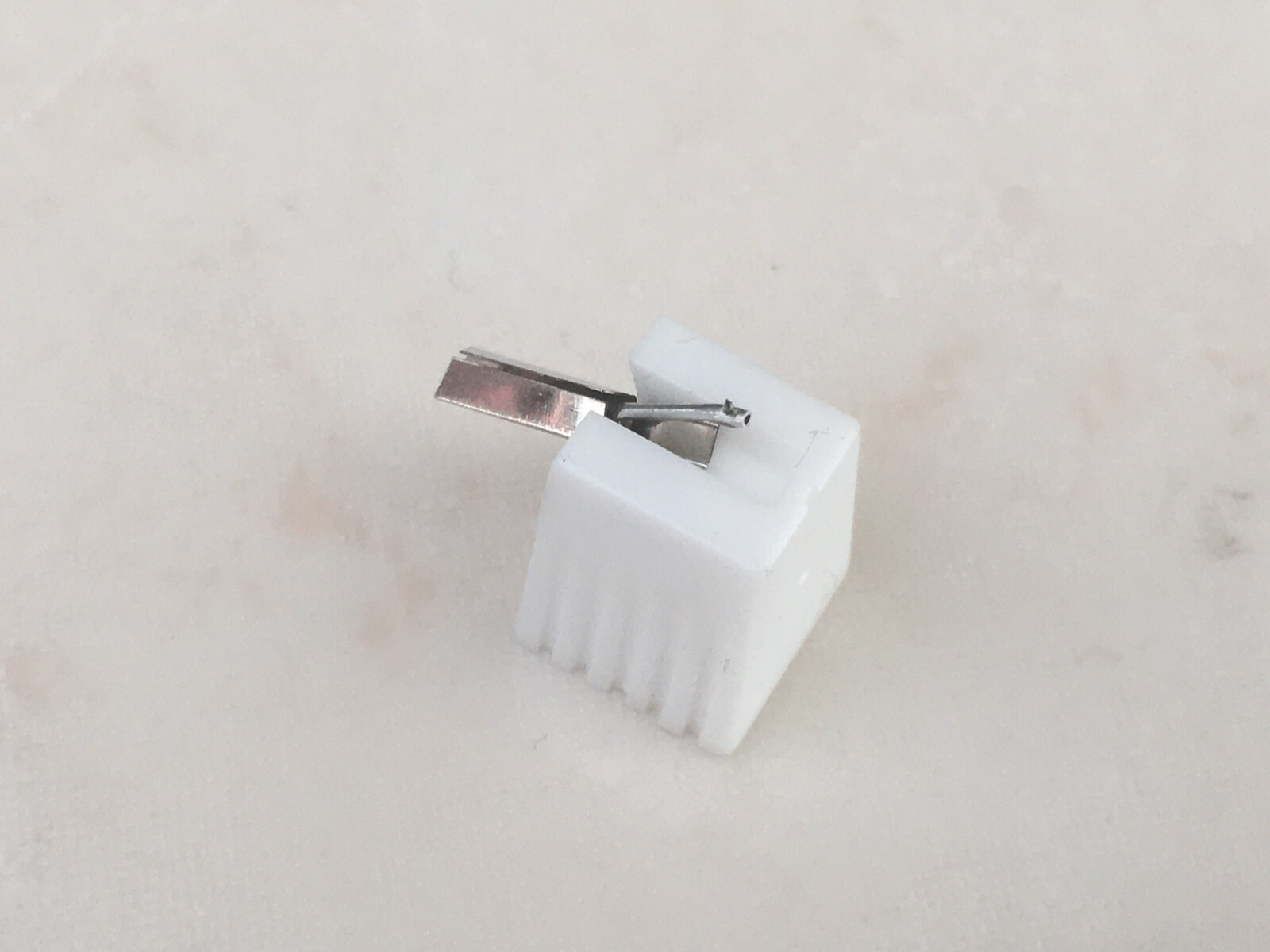 Stylus needle PIEZO YM101/930 diamant pour platine vinyle et disque 6439