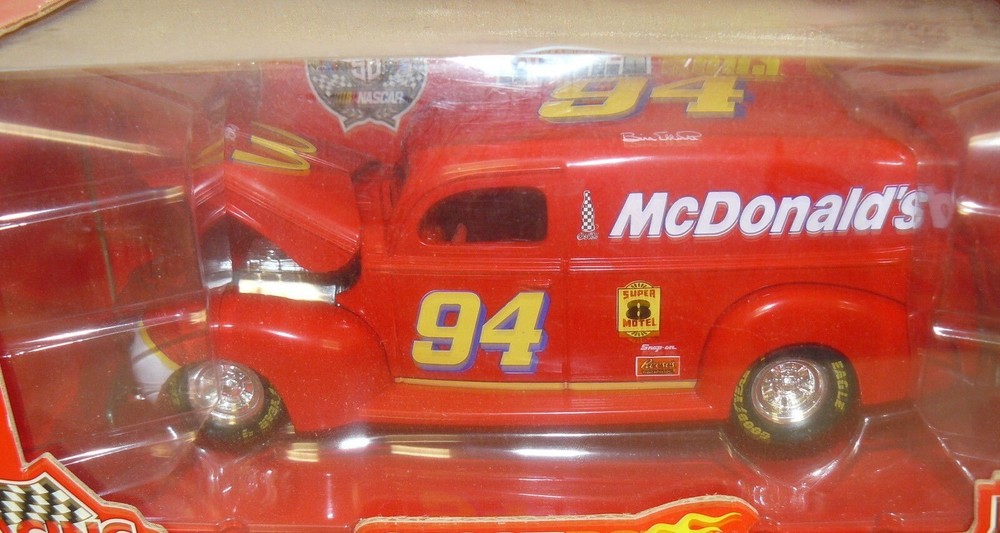 1/24  -  1/25  ( IT ) model of  a  1940 Ford sedan delivery race car #94