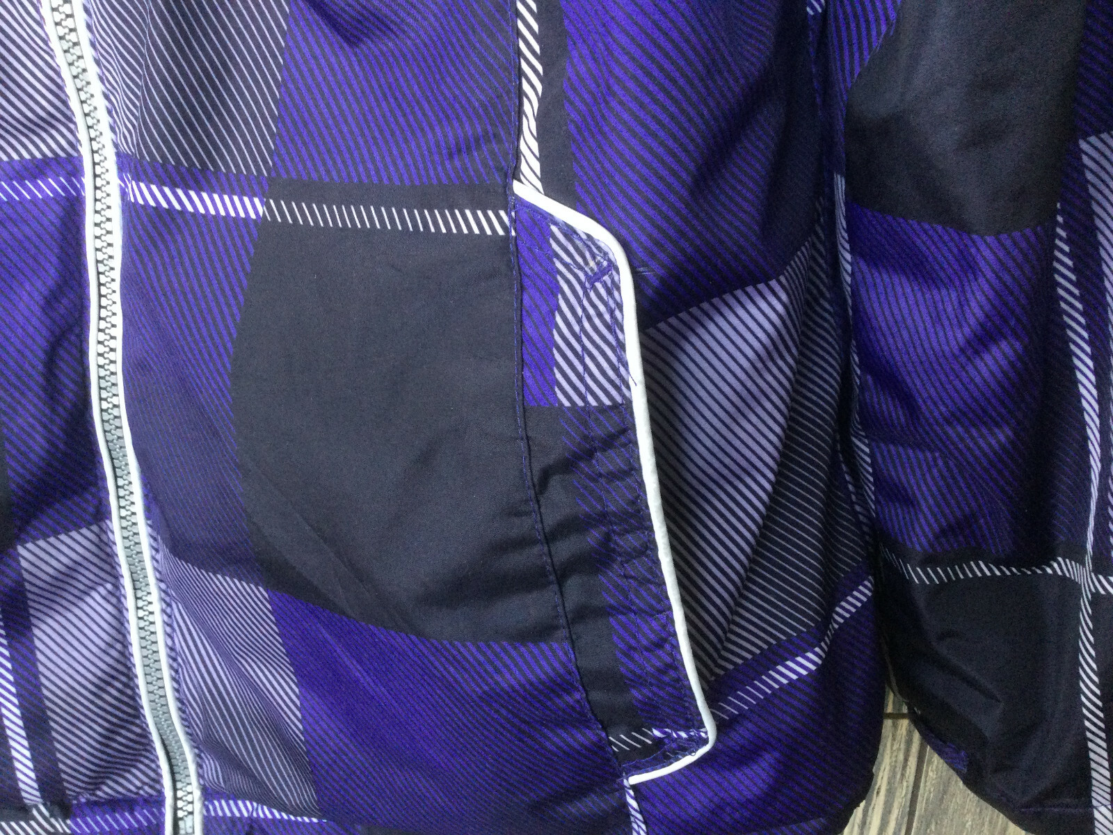 Picture 4 of 11