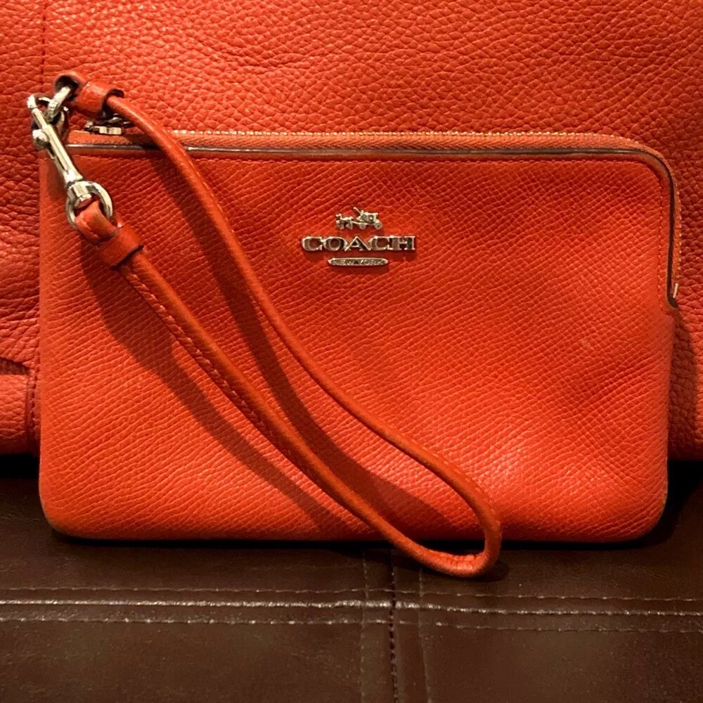 COACH Orange Wristlet Wallet w Coach Hangtag Authentic
