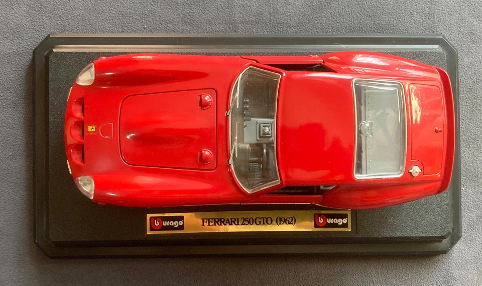 BBurago Die Cast 1/24 metal model 1510 rosso FERRARI 250 GTO 1962 con scatola  - Immagine 2 di 4