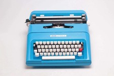 Olivetti Pluma 22 Pink Typewriter, Vintage, Mint Condition, Manual Portable, thumbnail