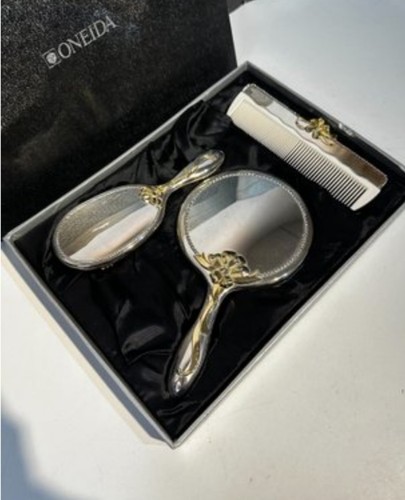 Vintage Oneida Ropes & Bows Silverplated 3-Piece Vanity Dresser Set w/ Box
