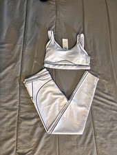 ALO Women's White Solid Scoop Neck Sports Bra Leggings Set 2-Piece Activewear