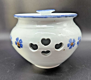 Vintage Mary Knightly Studio Pottery Garlic Keeper Hearts Blue Floral w/ Lid