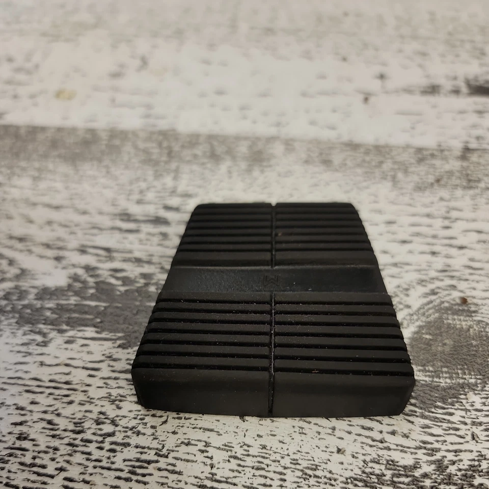 74 Chev Corvette。 76-05 GM Select 型号离合器制动踏板盖垫  — 第 3/4 张图片