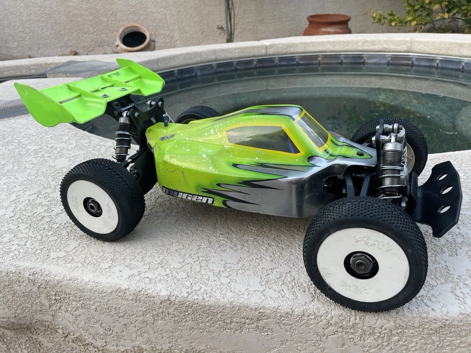 Mugen Seiki MBX6 ECO...Готов к гонкам - Изображение 2 из 4