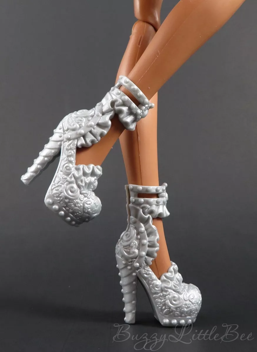Ever After High Doll Darling Charming 1st Chapter Silver Shoes