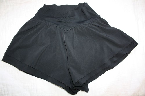 2 OFFLINE By AERIE Size XS White Black Real Me Flowy Shorts Skorts RN 54485 EUC - Picture 2 of 11