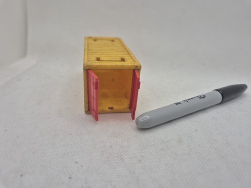 Plastic Shipping Container Toy Ryder Truck Rental Yellow - Picture 5 of 9