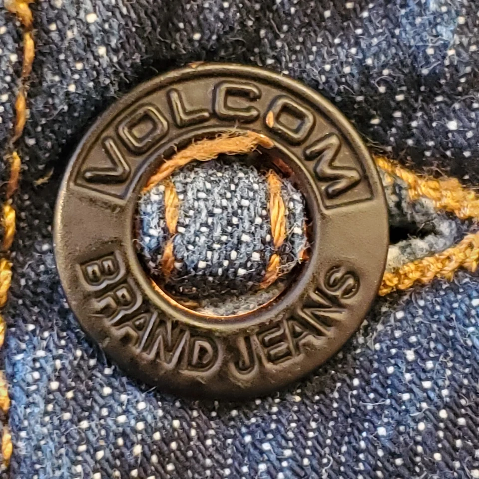 Volcom Vorta Jeans Men's Size 27 Slim Straight Blue Denim Cotton Elastane VGUC - Image 4 of 4