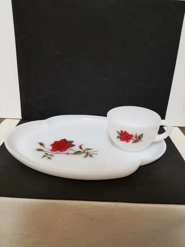 Vintage Federal Glass Company Rosecrest Red Rose Snack Set 8 pc