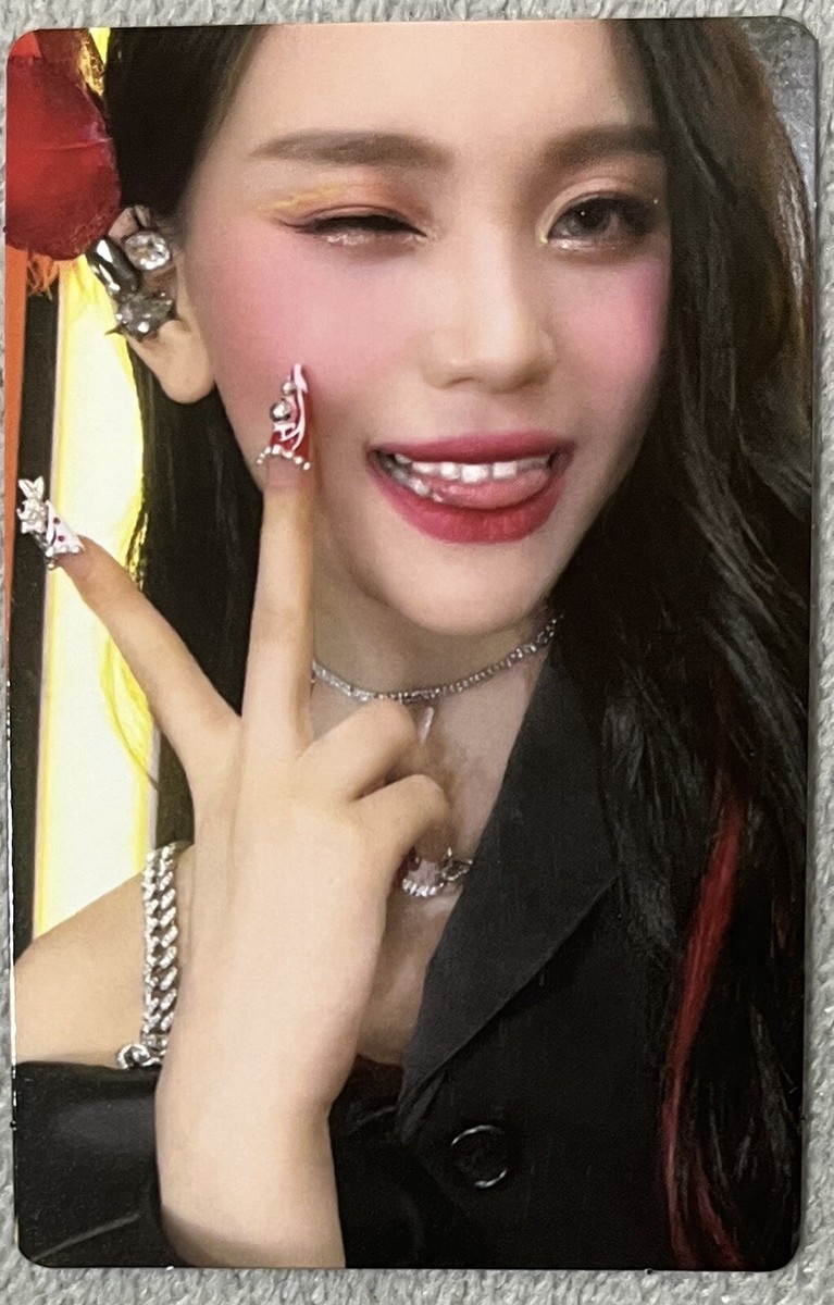 VIVIZ - Beam Of Prism 1st MINI ALBUM Official PHOTOCARD