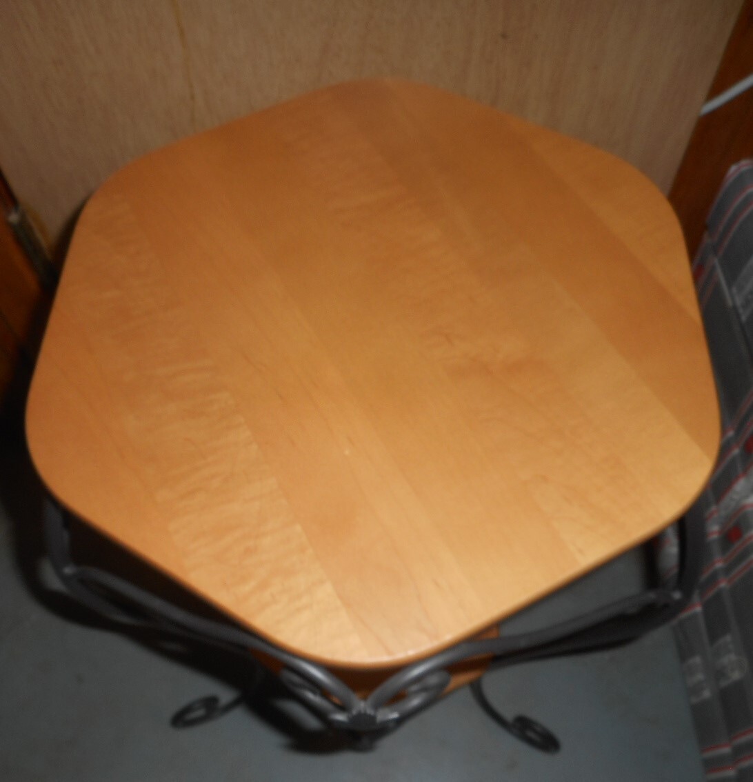 LONGABERGER WROUGHT IRON GENERATIONS STAND TABLEWOODCRAFTS SHELVES