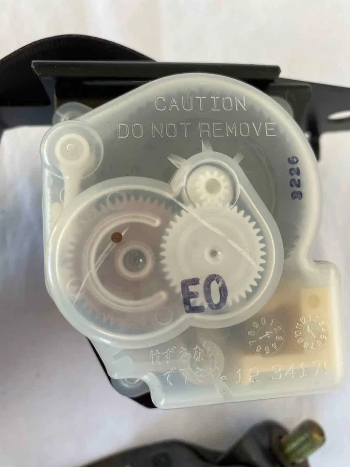 2003 HYUNDAI SONATA Rear Seat Belt Lap and Shoulder Belt Left Driver Side LH - Image 4 of 4