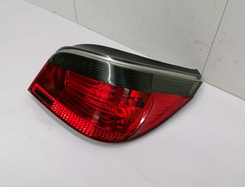 BMW 5er E60  Rücklicht Rückleuchte Heckleuchte   rechts  6923306   (99)