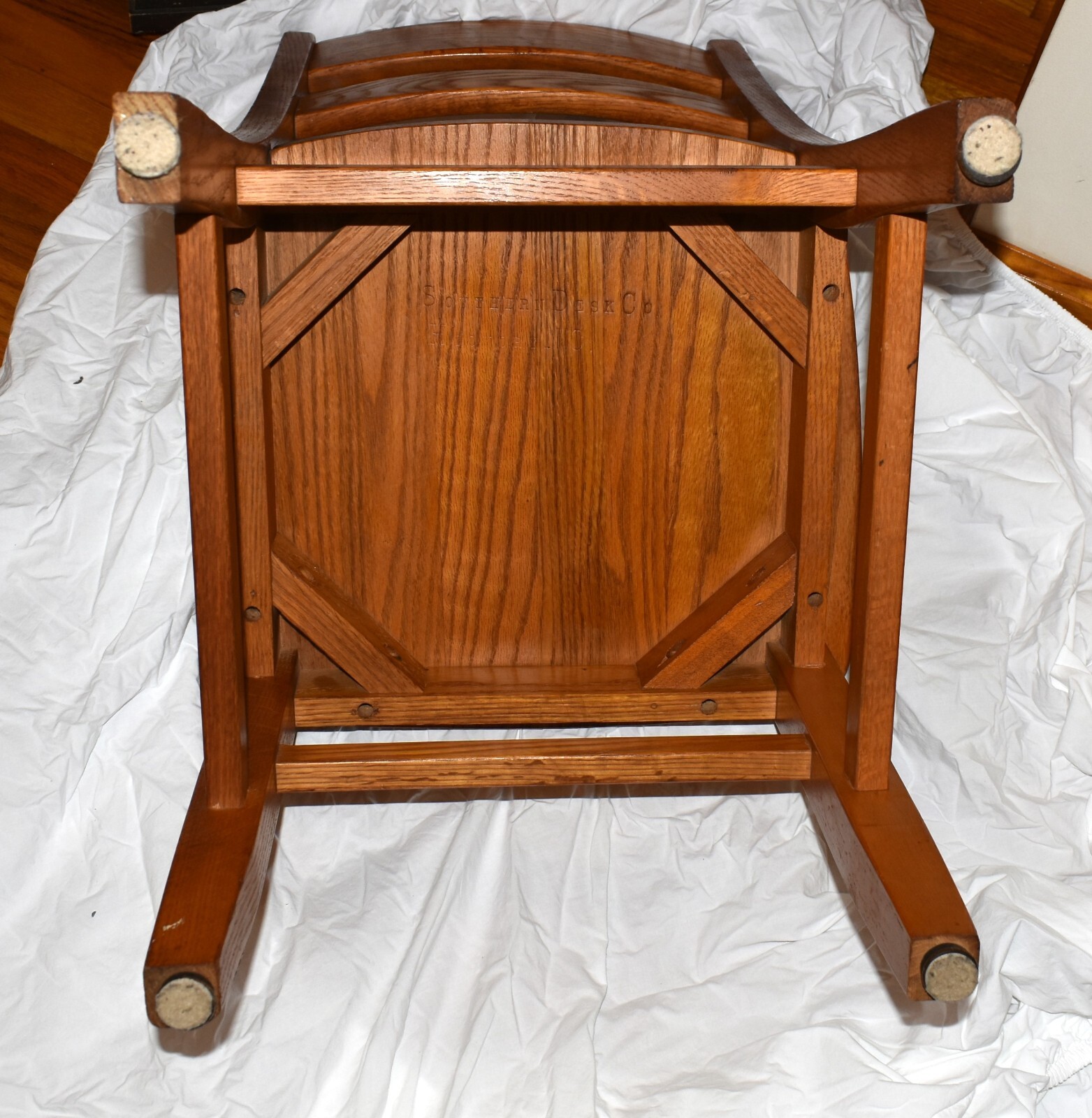 Solid Oak Wood Desk Chair Southern Desk Co. Hickory Inc. 32" from 1940s