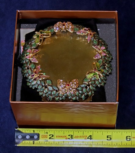JAY STRONGWATER ROUND FRAME WITH 8 BUTTERFLIES APPROX 5" DIAMETER WITH BAG & BOX - Picture 4 of 7
