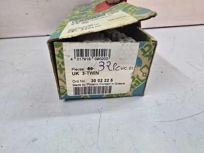 Phoenix Contact UK 3-TWIN Terminal Block 300V 10A Max