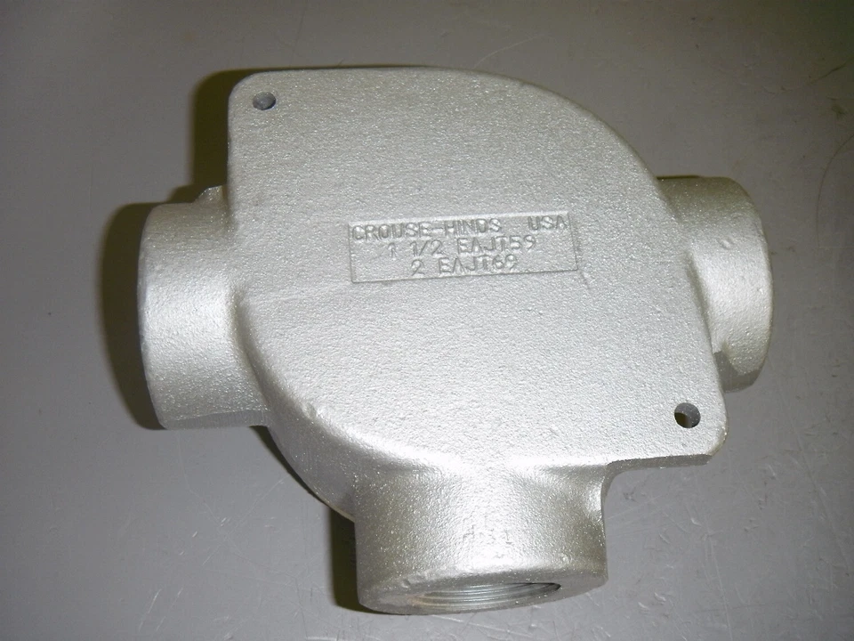 Cooper Crouse Hinds EAJT59 Conducto 1-1/2" Caja de Salida con Conducto con Cubierta de 5" Foto 2 de 4