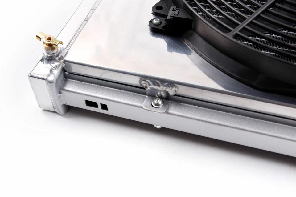 3 Row Alu Radiator&Shroud&Fan For 1990 GMC V3500/V1500 Suburban/V2500 Suburban - Image 3 of 4