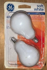 LOT OF 4 -GE 40w Soft White Ceiling Fan Bulbs Candelabra Base(A15) 230 Lumens