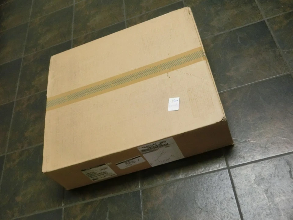 7309DFX / 7309HCM- IBM G8264CS 48-port 10GbE, 12 Omni Ports 8 Gb FC, 4x QSFP+ - Image 2 of 3