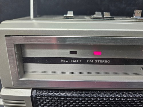 Hitachi Radio Cassette Player TRK-7150HC Boombox Metal Grill Tested & Nice READ - Picture 9 of 24
