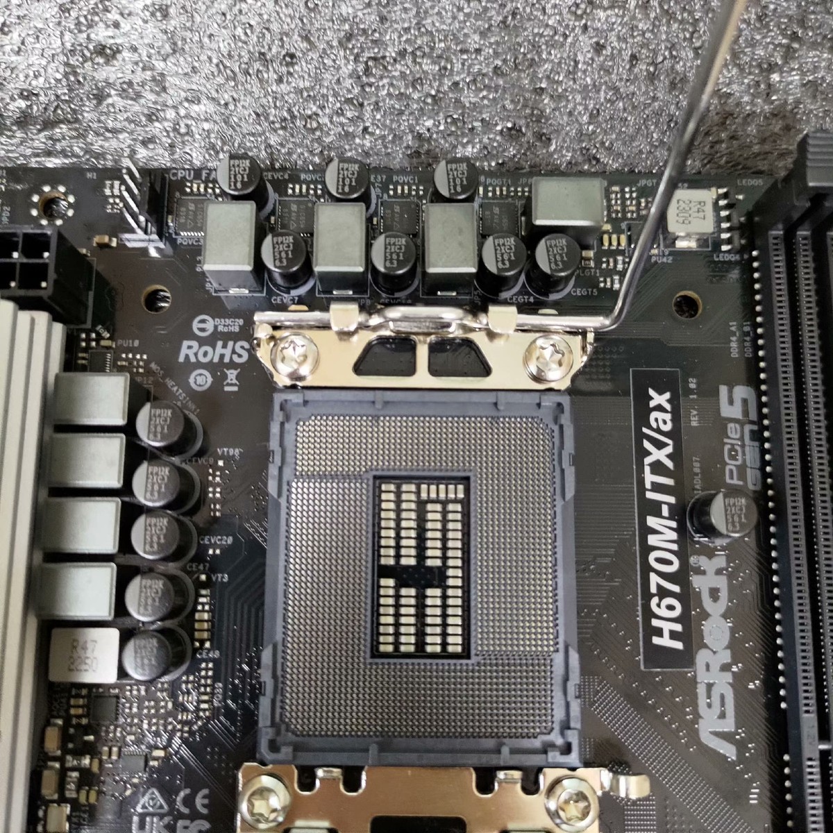 FOR ASROCK H670M-ITX/ax DDR4*2 LGA1700 64GB HDMI Mini-ITX