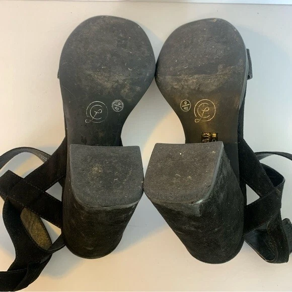 Sandalia de vestir Sitara de gamuza negra Chinese Laundry talla 9 Foto 4 de 4